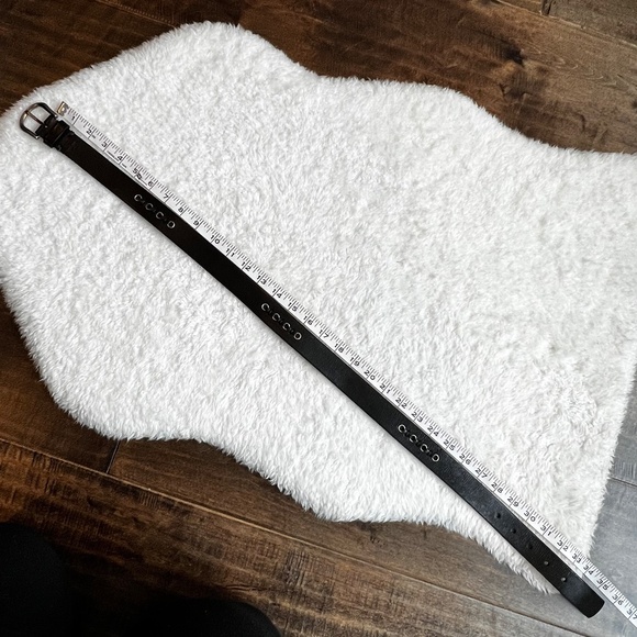 Women's Dockers Black Leather Belt - Picture 7 of 9